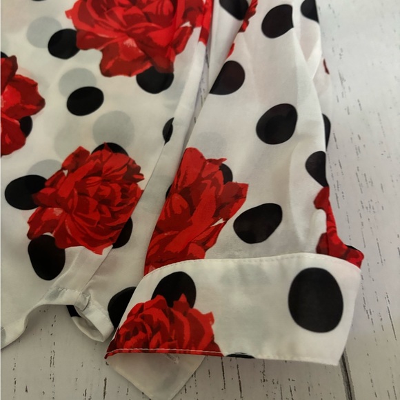 Pretty lightweight blouse - Picture 3 of 5